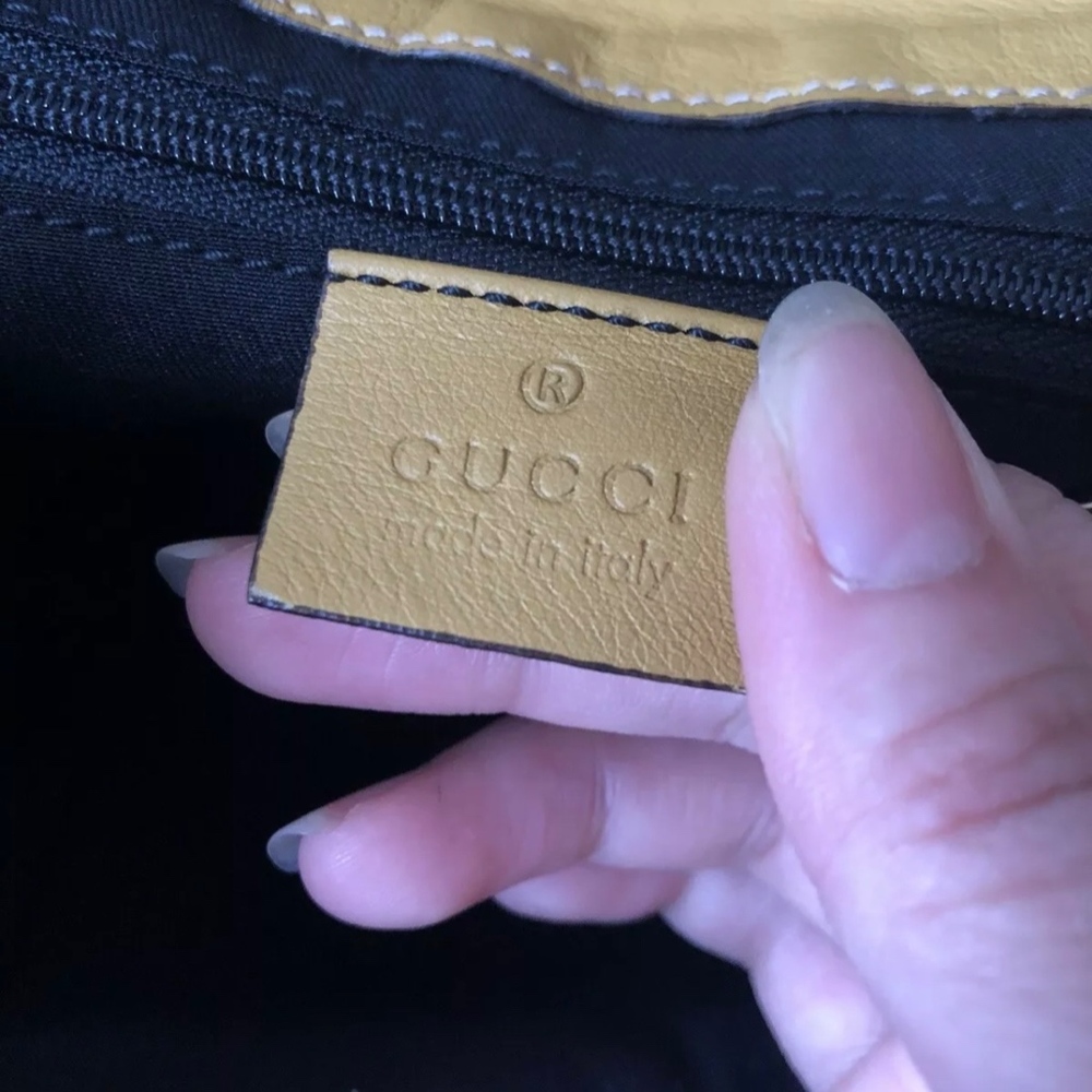 Genuine Large Gucci Leather Shoulder Bag - Picture 6 of 8